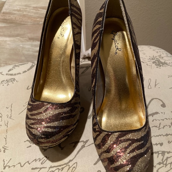 Qupid sparkly gold, and bronze stilettos - Picture 7 of 11